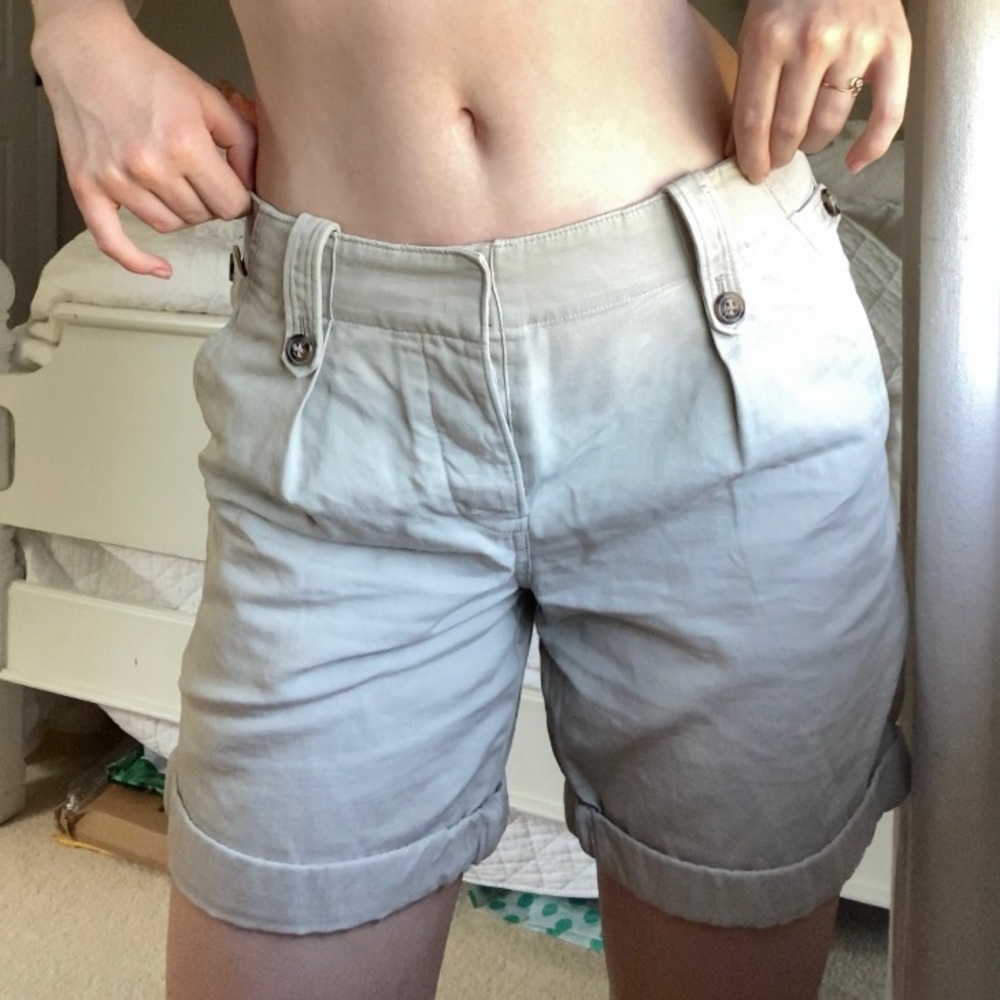 SOLD Vintage Burberry Mid Length Shorts - Picture 7 of 8